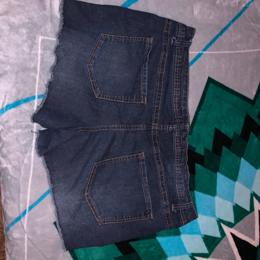 Shorts - Picture 2 of 2